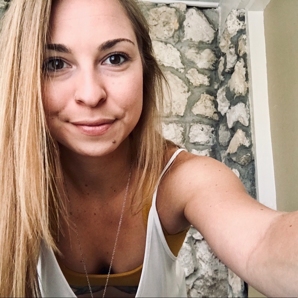 Meet your Posher, Hannah